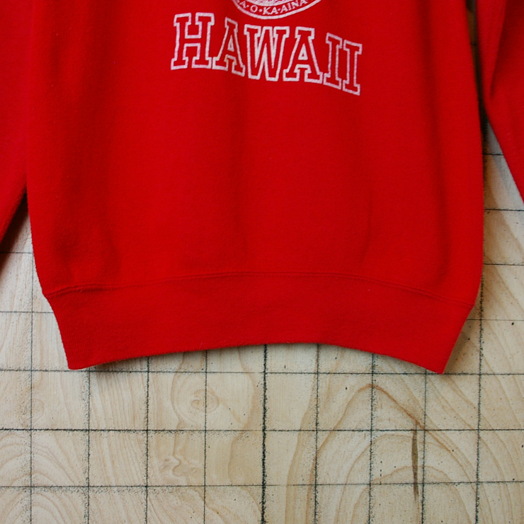 ビンテージ】アメリカ古着UNIVERSITY HAWAII(ハワイ大学)レッド(赤